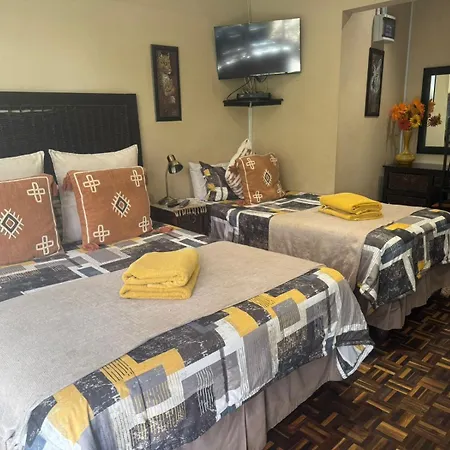 Tula@159 Hotel Bloemfontein Room photo