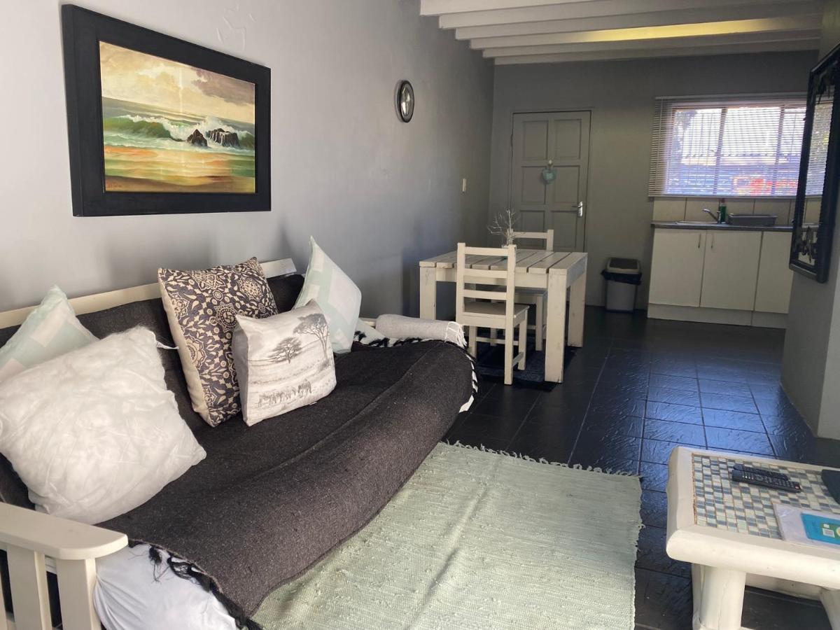 Tula@159 * Bloemfontein